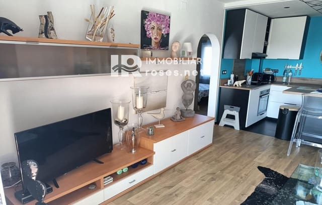 2 slaapkamer Flat te koop in Roses - € 249.000 (Ref: 9292374)