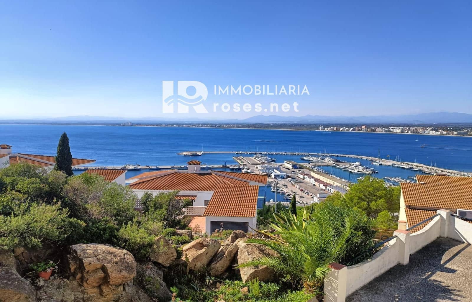 2 bedroom Flat for sale in Roses - € 249,000 (Ref: 9292374)