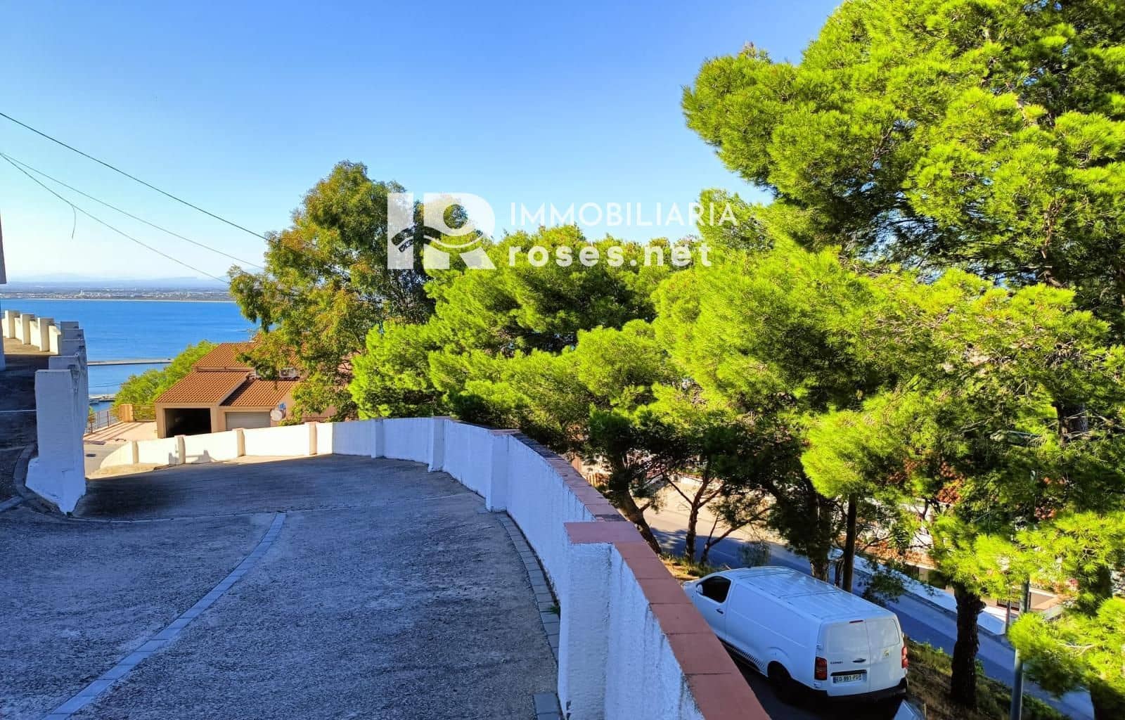 2 bedroom Flat for sale in Roses - € 249,000 (Ref: 9292374)