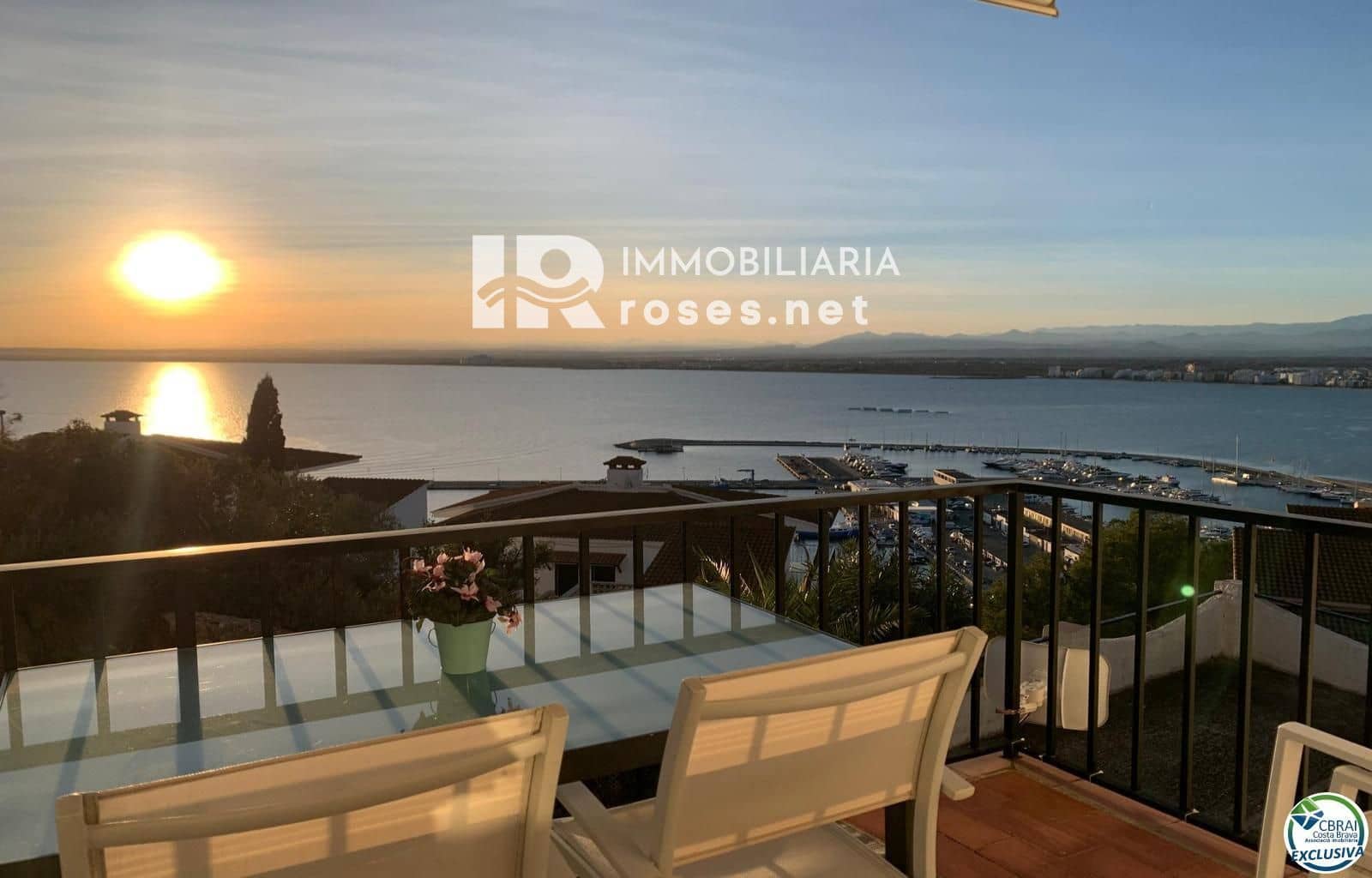 2 bedroom Flat for sale in Roses - € 249,000 (Ref: 9292374)