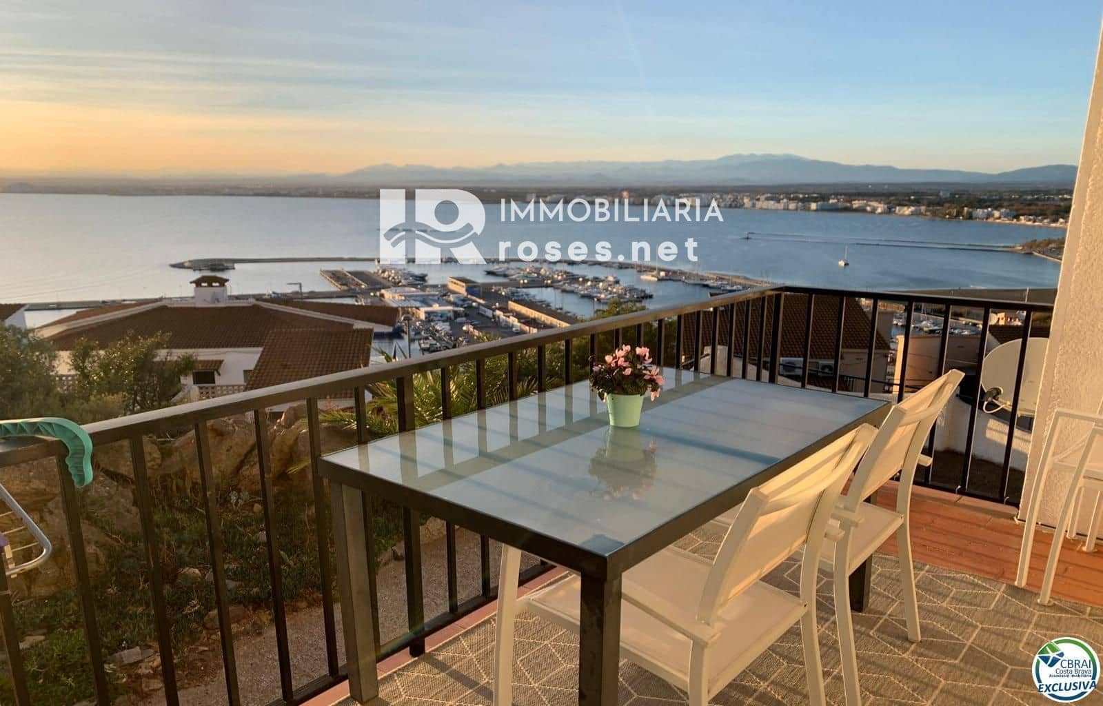 2 bedroom Flat for sale in Roses - € 249,000 (Ref: 9292374)