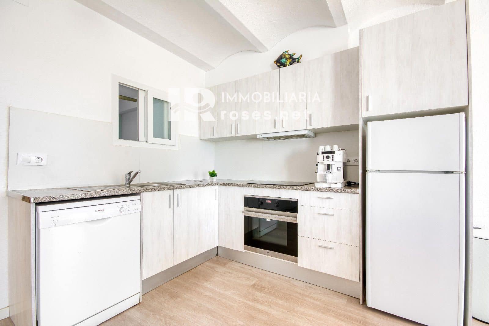 2 bedroom Flat for sale in Roses - € 239,000 (Ref: 9311399)