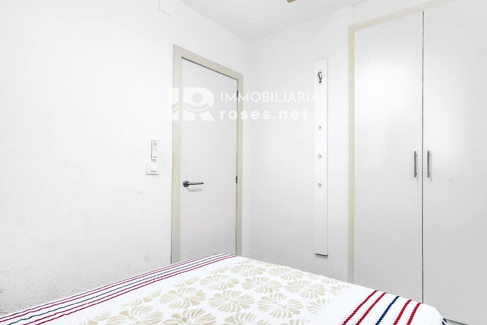 2 bedroom Flat for sale in Roses - € 239,000 (Ref: 9311399)