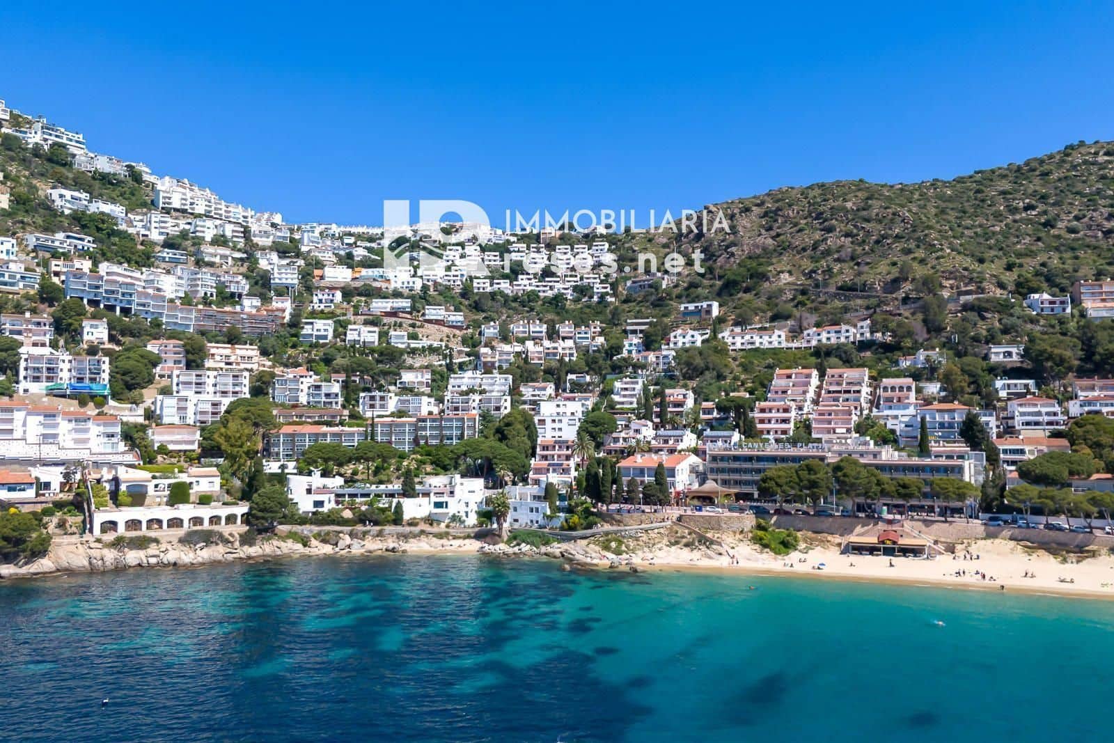 2 bedroom Flat for sale in Roses - € 239,000 (Ref: 9311399)