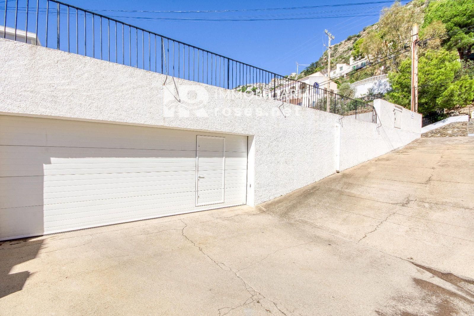 2 bedroom Flat for sale in Roses - € 239,000 (Ref: 9311399)