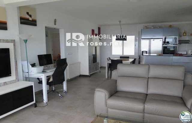 3 makuuhuone Huvila myytävänä paikassa El Mas Fumats, Roses mukana uima-altaan 
autotalli - 549 000 € (Ref: 9318142)