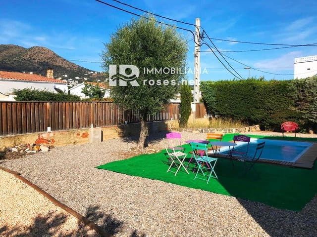 2 sovrum Villa till salu i Roses med pool - 340 000 € (Ref: 9322173)