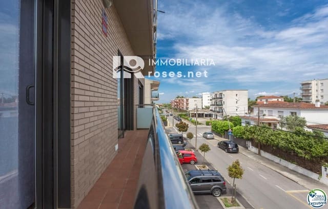 3 slaapkamer Flat te koop in Roses - € 257.000 (Ref: 9328640)