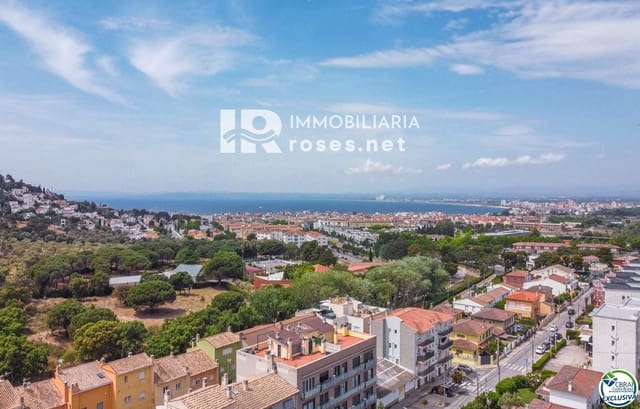 3 slaapkamer Flat te koop in Roses - € 257.000 (Ref: 9328640)