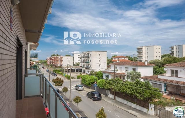 3 slaapkamer Flat te koop in Roses - € 257.000 (Ref: 9328640)