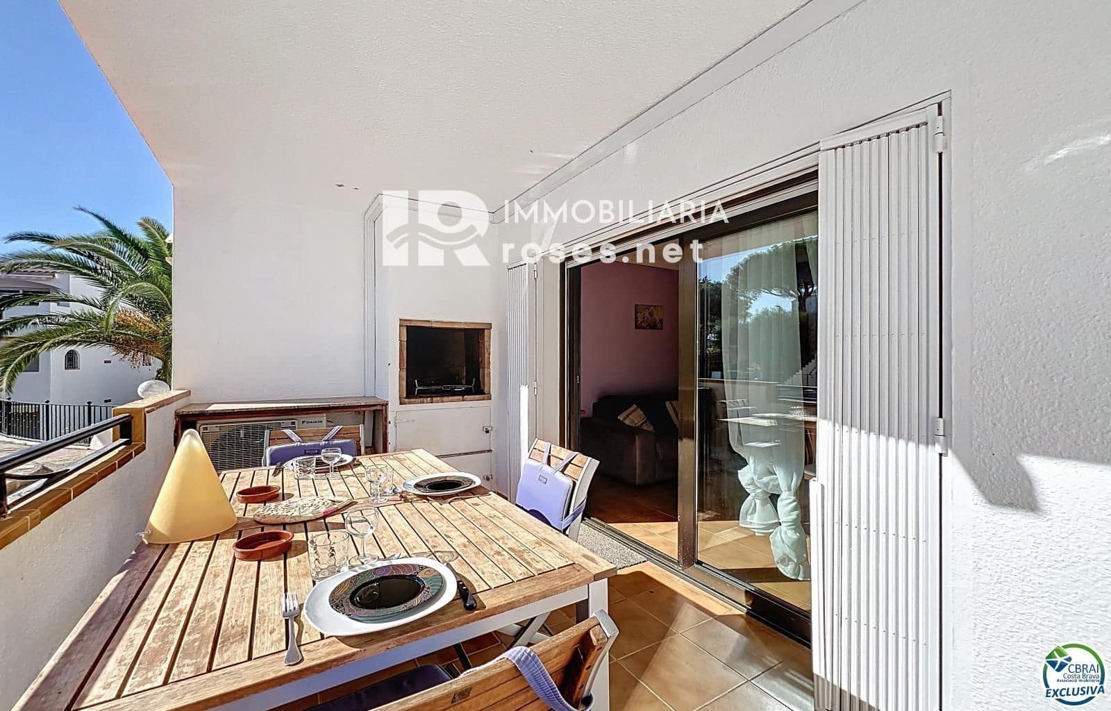 1 slaapkamer Flat te koop in Roses met zwembad - € 144.000 (Ref: 9331061)