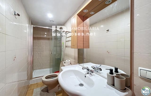 1 slaapkamer Flat te koop in Roses met zwembad - € 144.000 (Ref: 9331061)