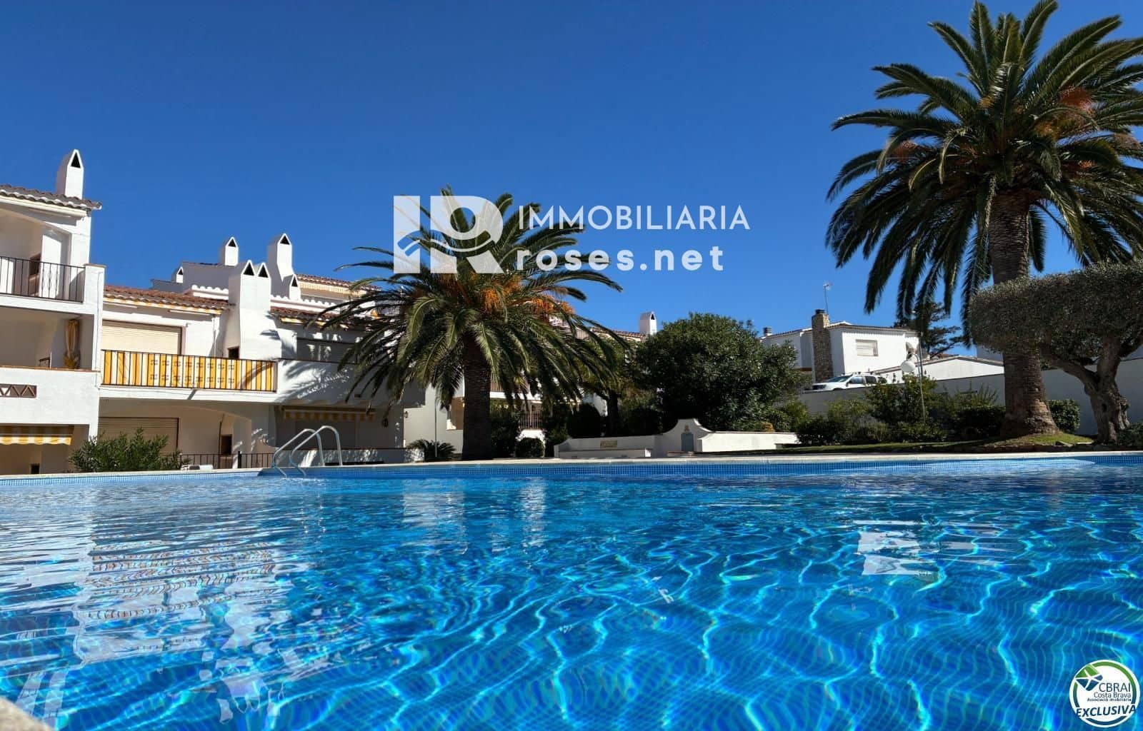 1 slaapkamer Flat te koop in Roses met zwembad - € 144.000 (Ref: 9331061)