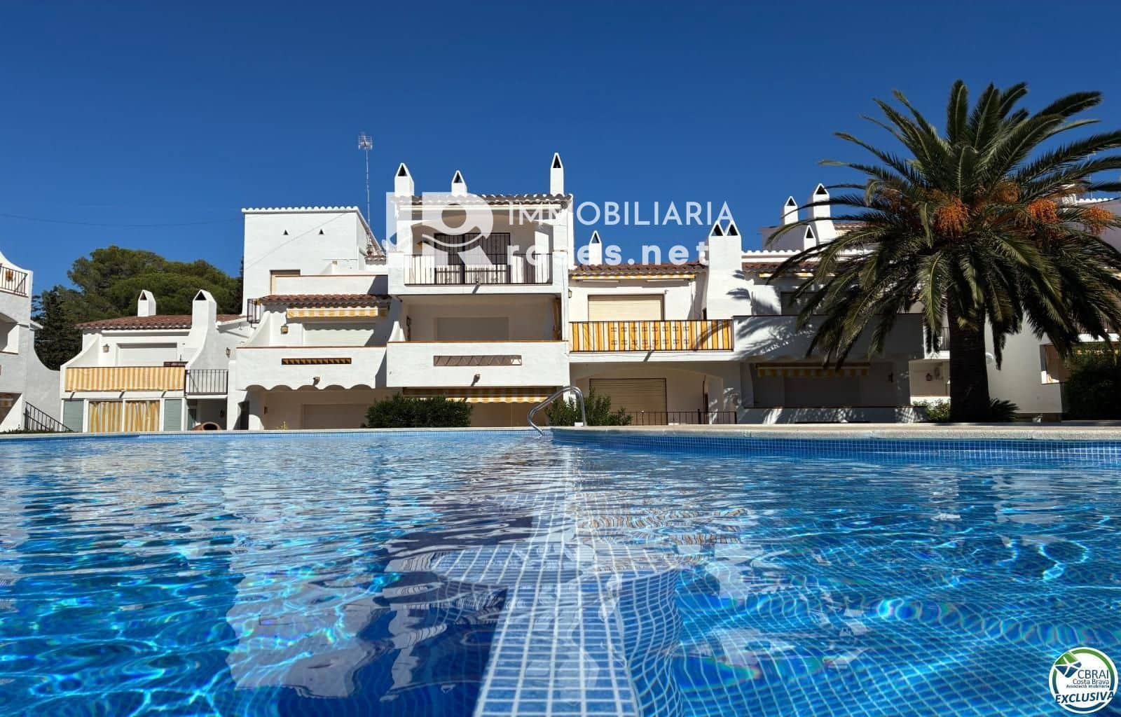 1 slaapkamer Flat te koop in Roses met zwembad - € 144.000 (Ref: 9331061)