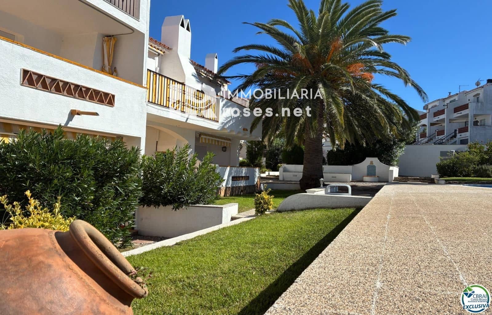 1 slaapkamer Flat te koop in Roses met zwembad - € 144.000 (Ref: 9331061)