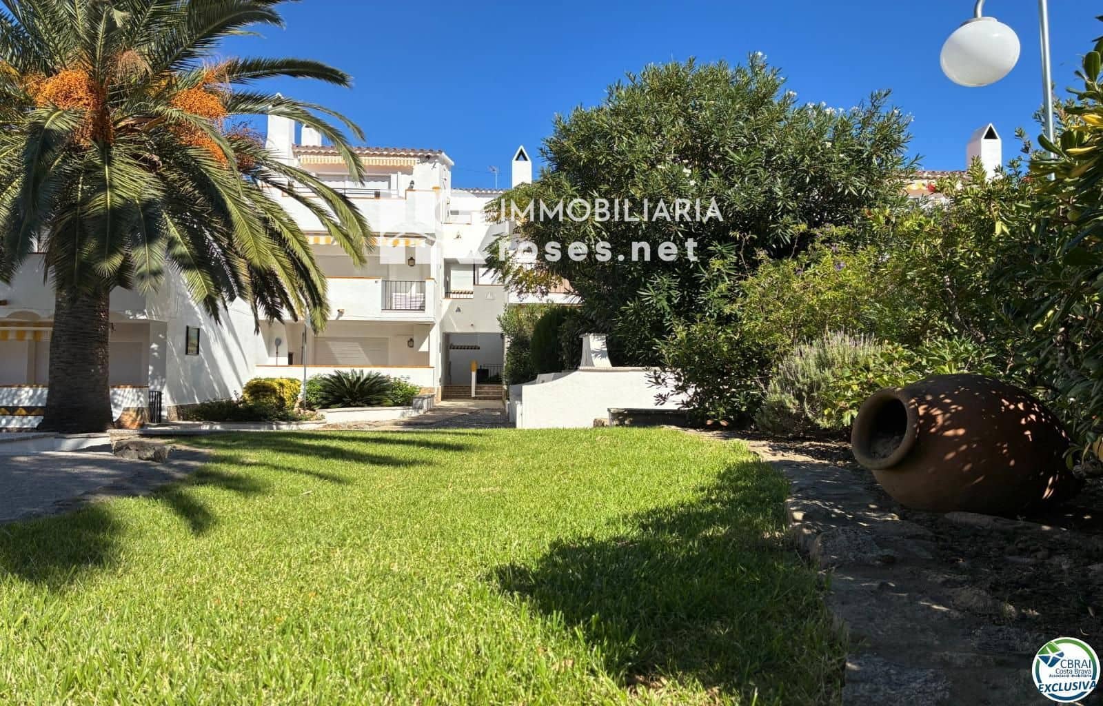 1 slaapkamer Flat te koop in Roses met zwembad - € 144.000 (Ref: 9331061)