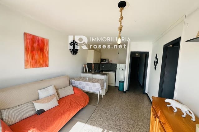 2 slaapkamer Flat te koop in Santa Margarida, Roses met zwembad - € 159.000 (Ref: 9347879)