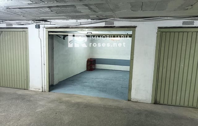 Garage for sale in Roses - € 49,000 (Ref: 9347881)
