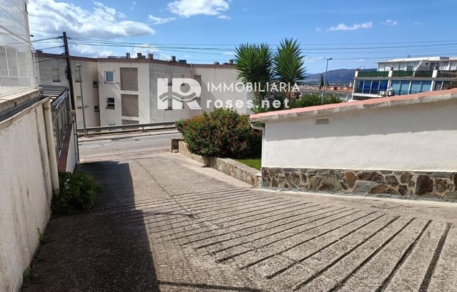 Garage for sale in Roses - € 49,000 (Ref: 9347881)