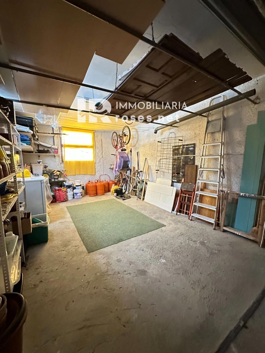 2 bedroom Villa for sale in Roses with pool - € 199,000 (Ref: 9378407)