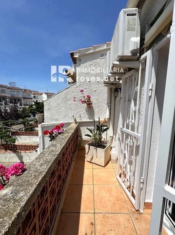 2 slaapkamer Villa te koop in Roses met zwembad - € 199.000 (Ref: 9378407)