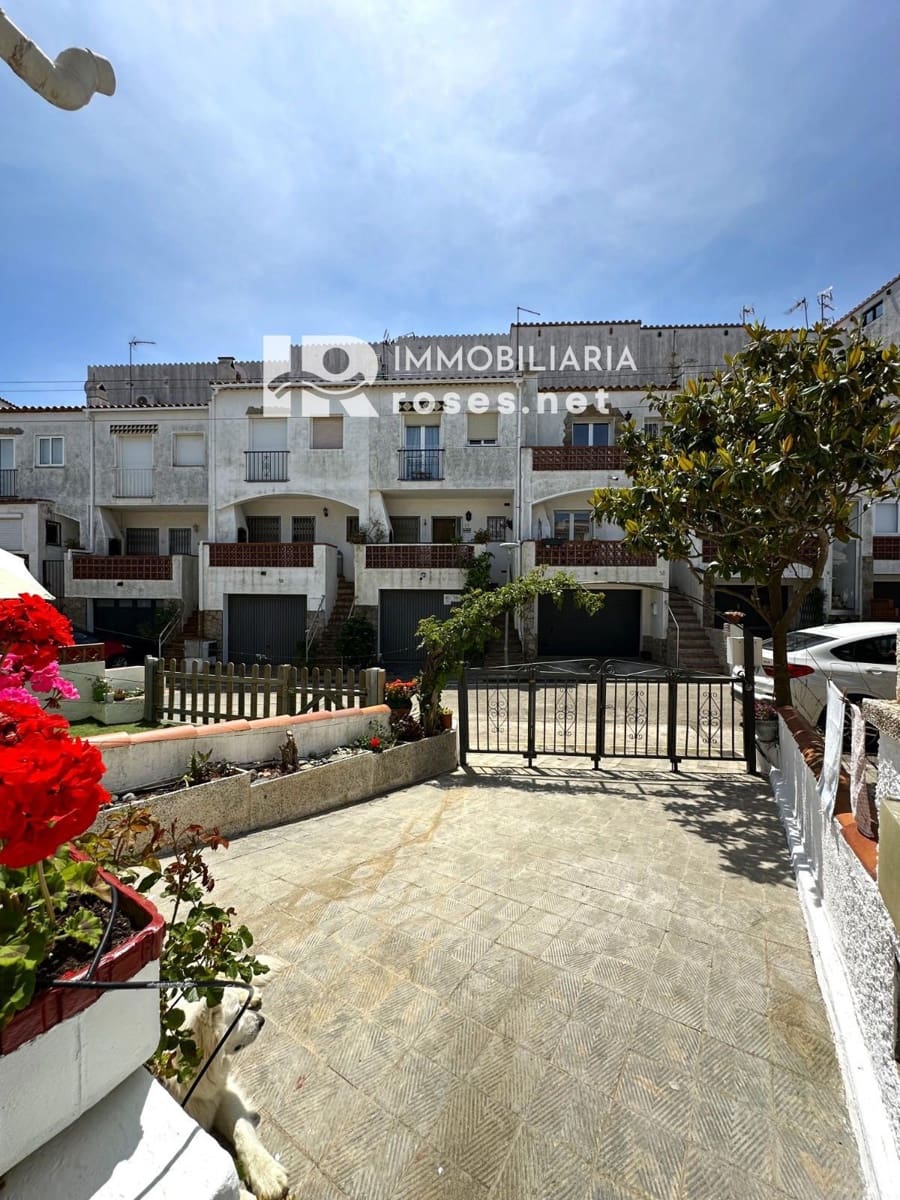 2 bedroom Villa for sale in Roses with pool - € 199,000 (Ref: 9378407)