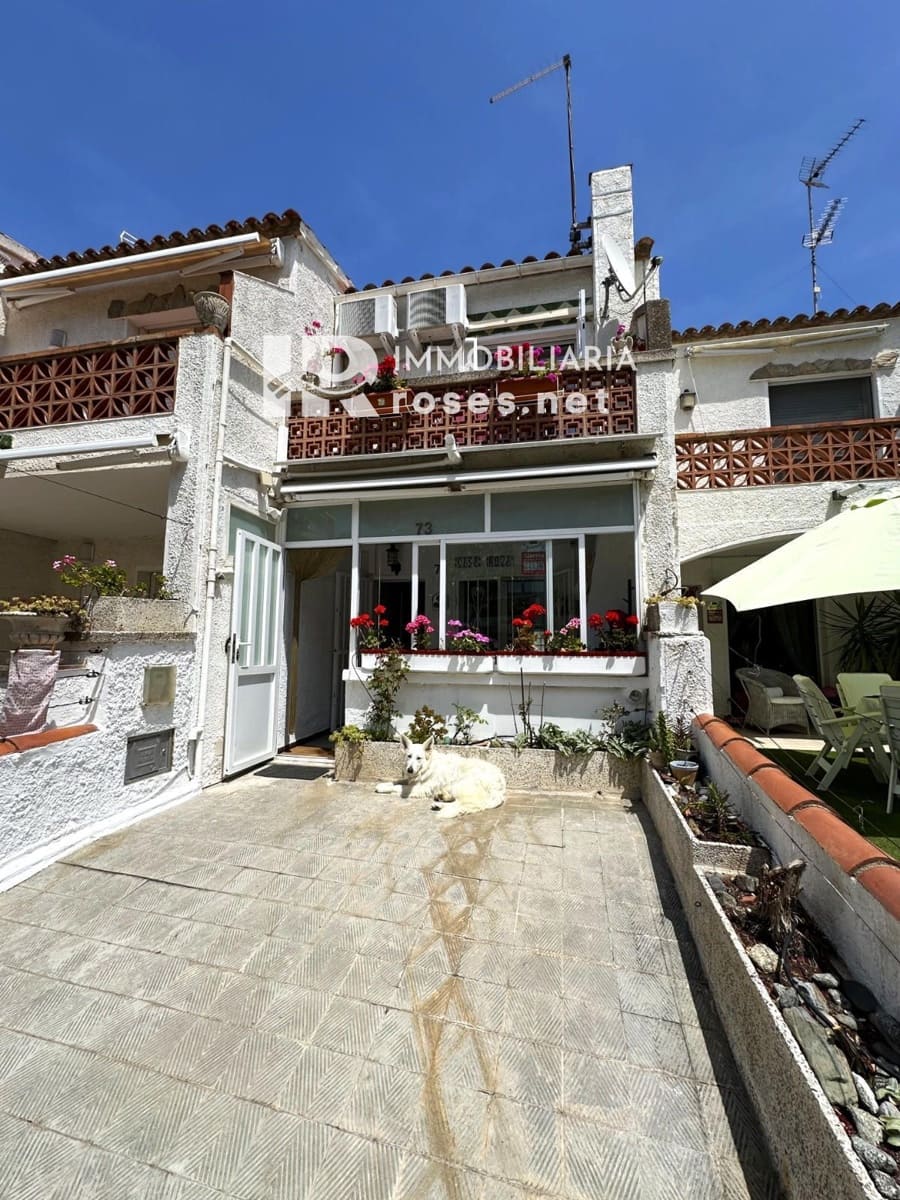 2 bedroom Villa for sale in Roses with pool - € 199,000 (Ref: 9378407)