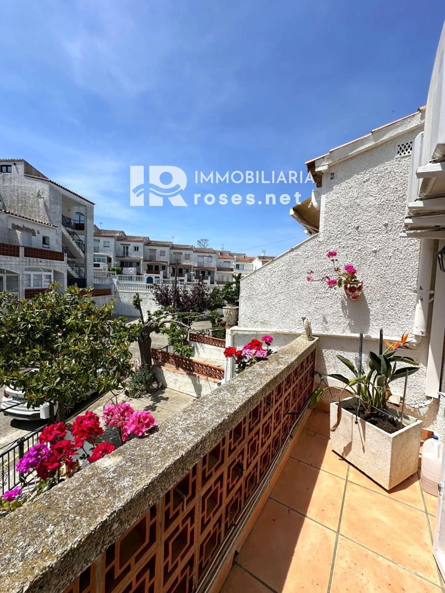 2 bedroom Villa for sale in Roses with pool - € 199,000 (Ref: 9378407)