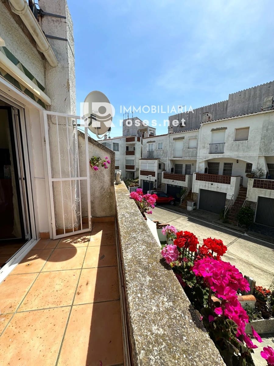 2 bedroom Villa for sale in Roses with pool - € 199,000 (Ref: 9378407)