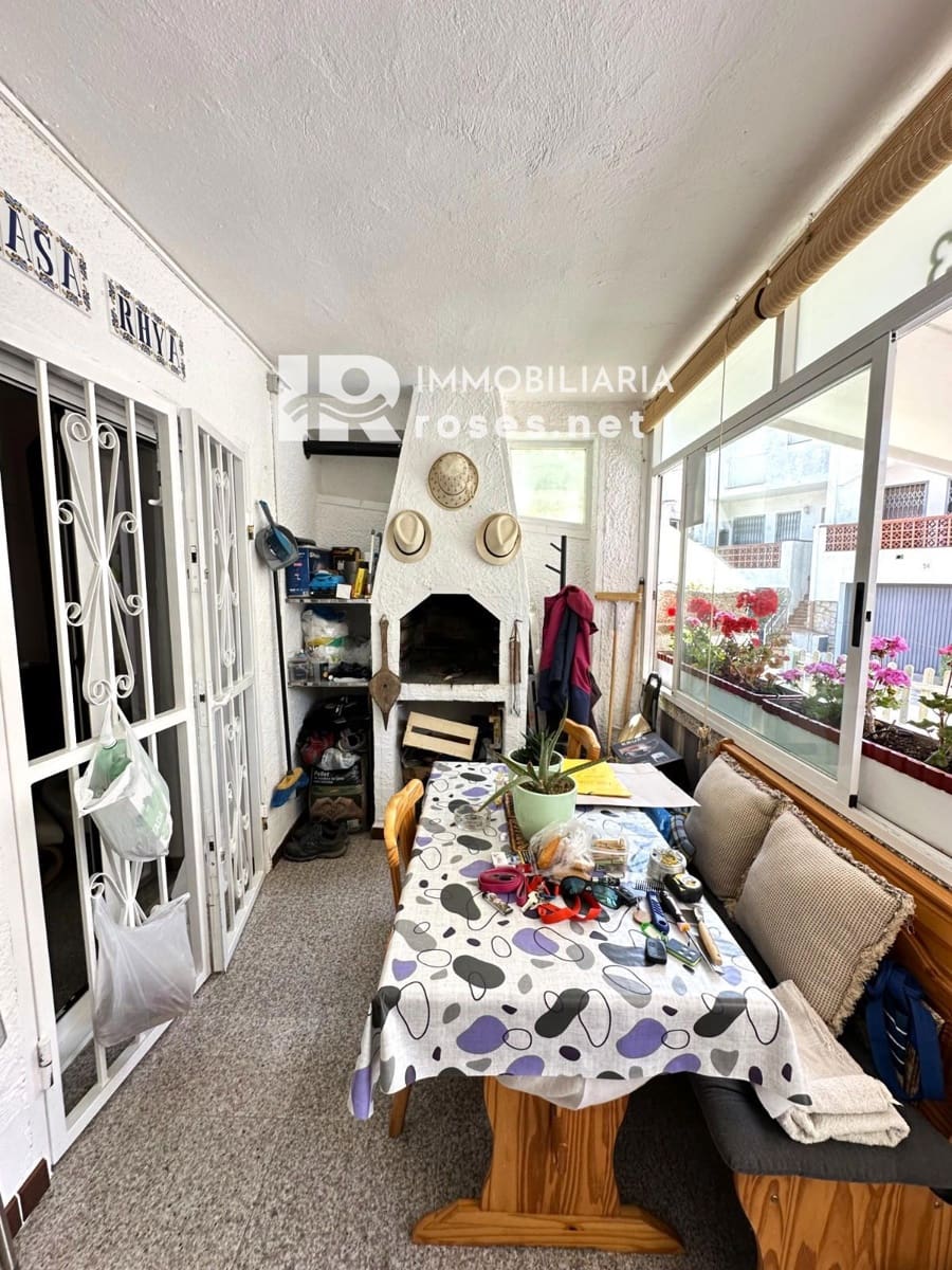 2 bedroom Villa for sale in Roses with pool - € 199,000 (Ref: 9378407)