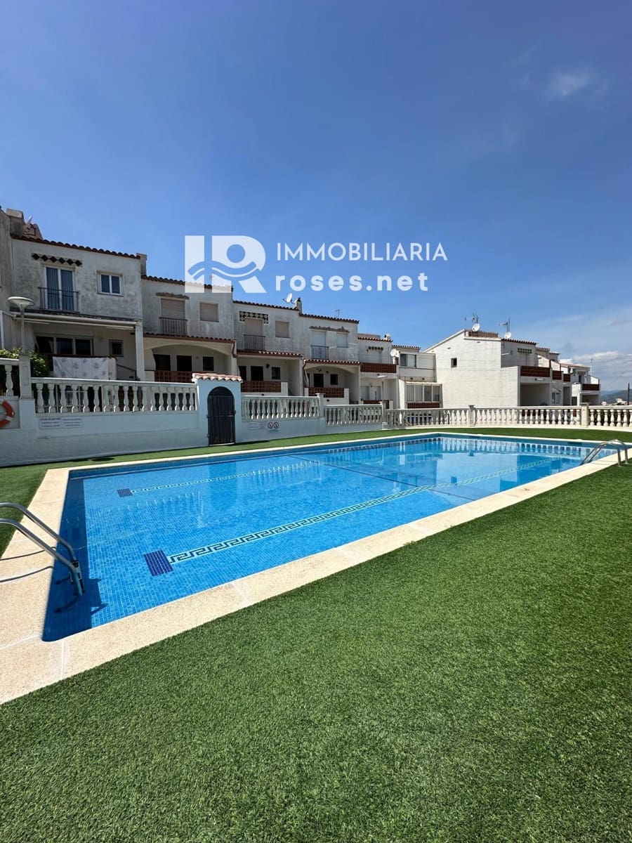 2 bedroom Villa for sale in Roses with pool - € 199,000 (Ref: 9378407)