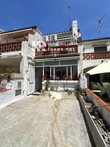 2 slaapkamer Villa te koop in Roses met zwembad - € 199.000 (Ref: 9378407)