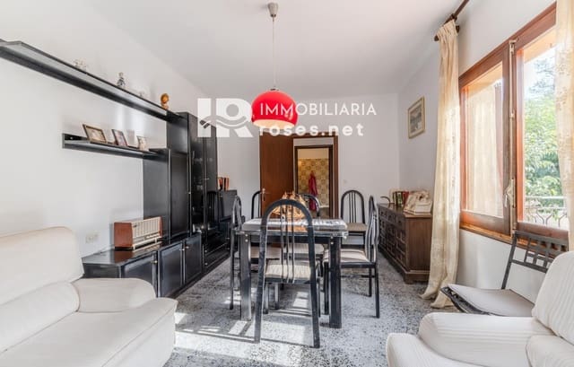 4 slaapkamer Villa te koop in Sant Llorenç de la Muga met garage - € 385.000 (Ref: 9379533)