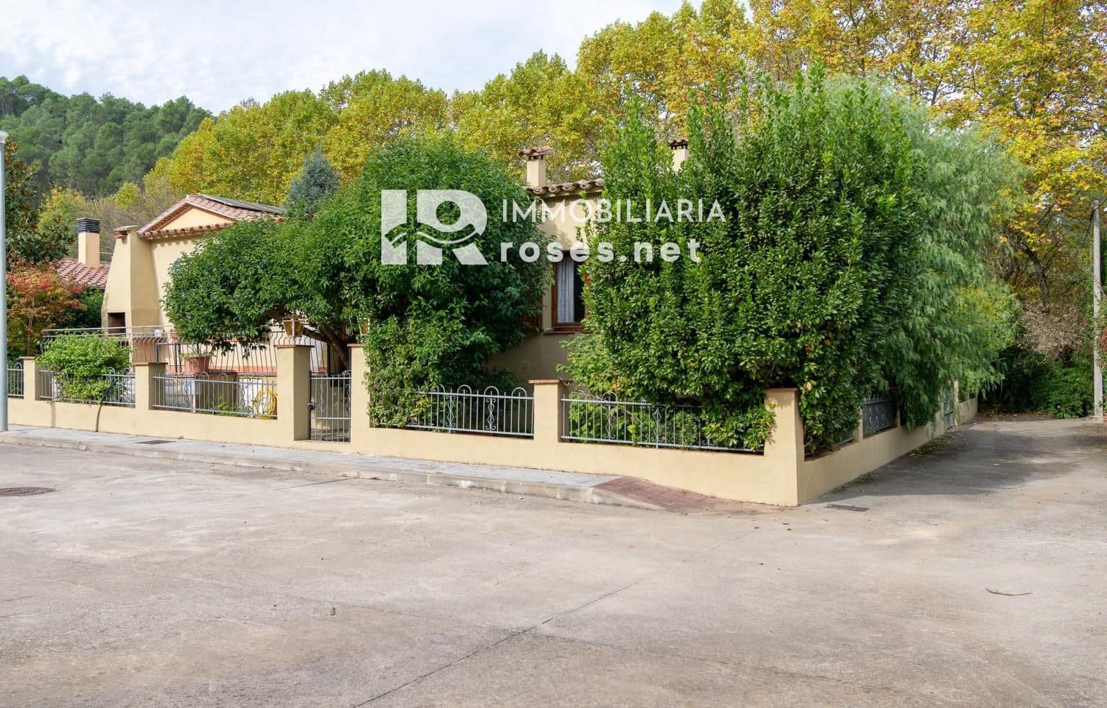 4 slaapkamer Villa te koop in Sant Llorenc de la Muga met garage - € 385.000 (Ref: 9379533)