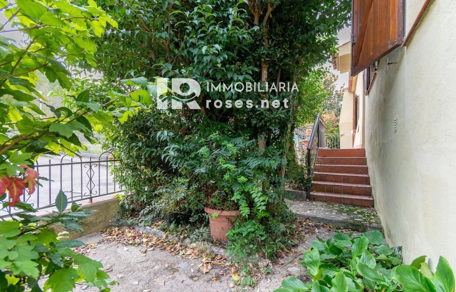 4 slaapkamer Villa te koop in Sant Llorenc de la Muga met garage - € 385.000 (Ref: 9379533)