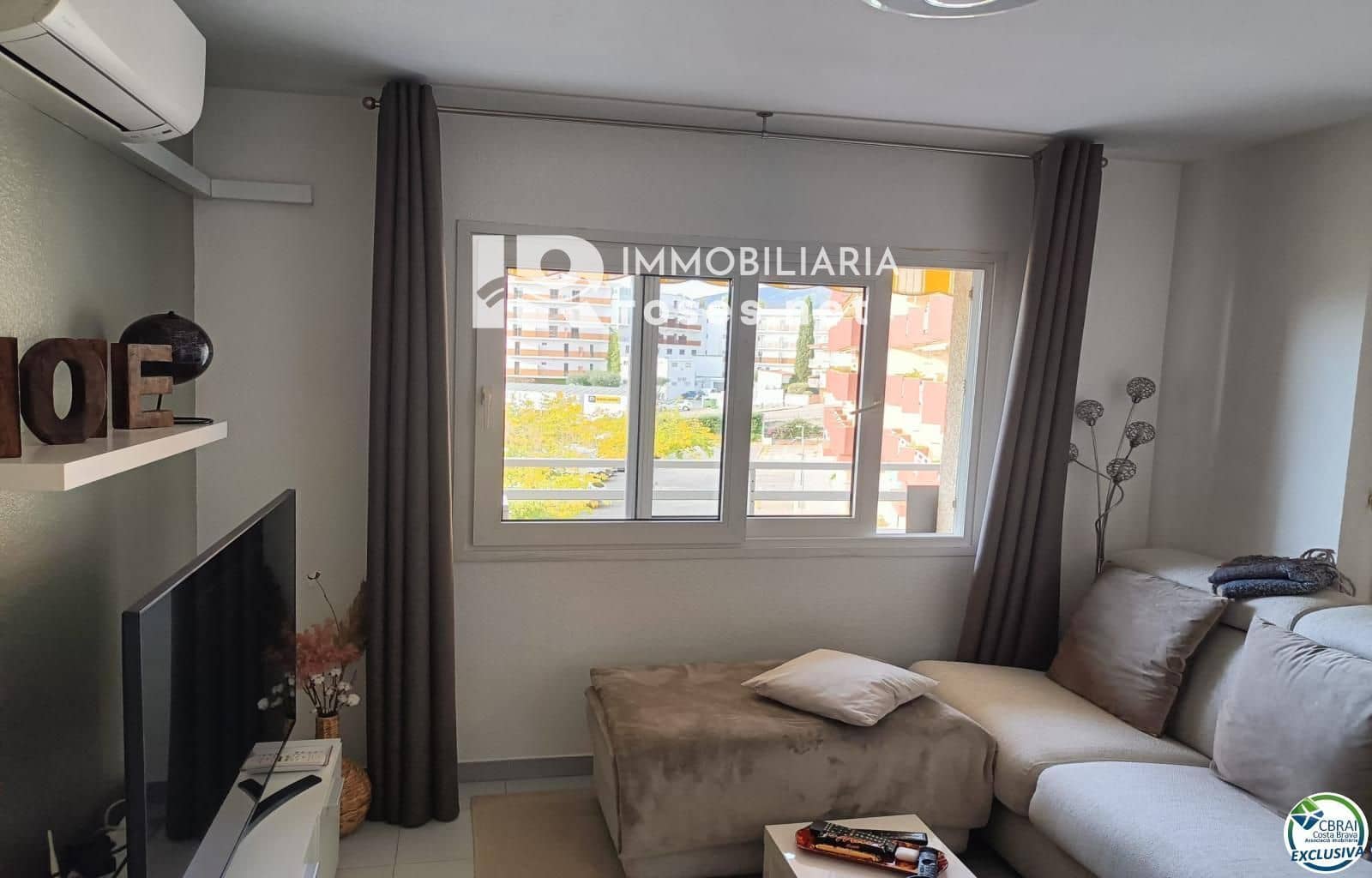 2 bedroom Flat for sale in Roses - € 249,000 (Ref: 9386015)