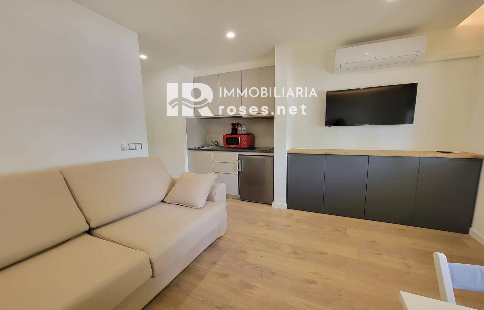 Flat te koop in Empuriabrava - € 98.000 (Ref: 9398813)