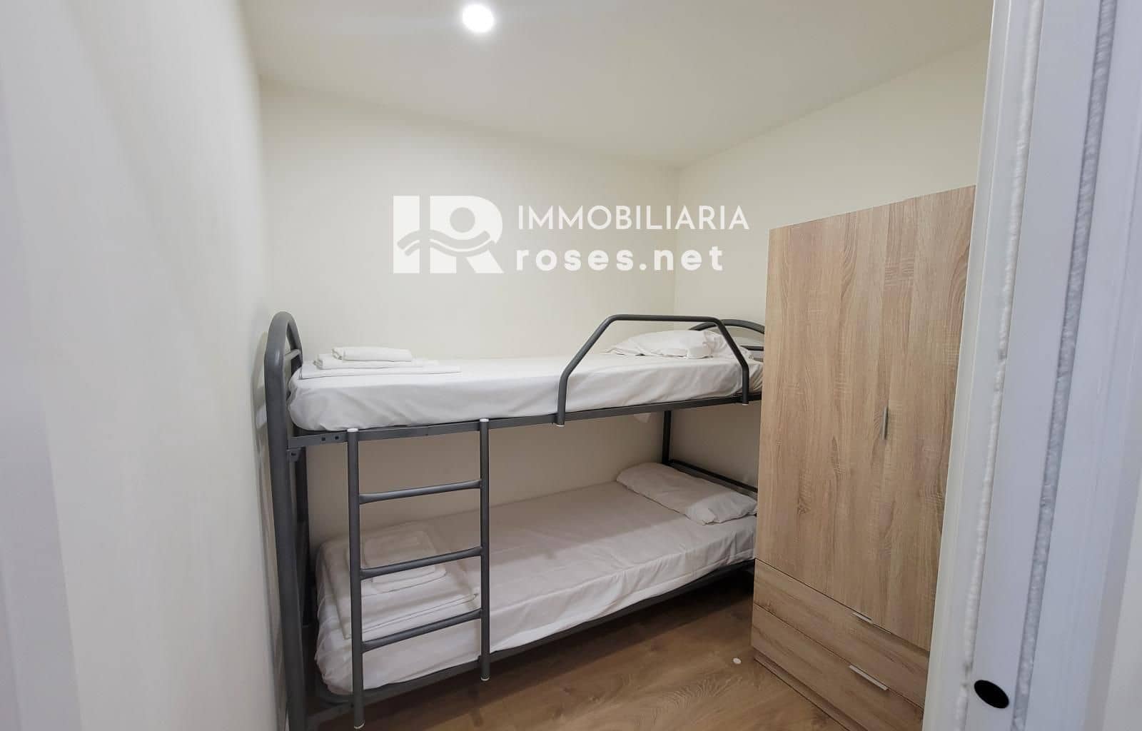 Flat te koop in Empuriabrava - € 98.000 (Ref: 9398813)