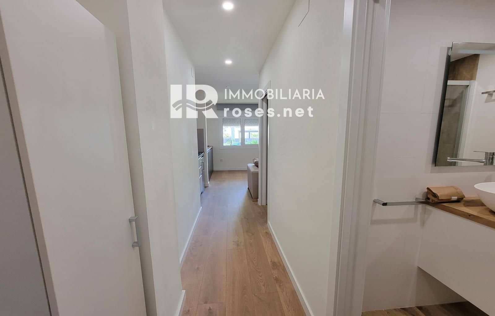 Flat te koop in Empuriabrava - € 98.000 (Ref: 9398813)