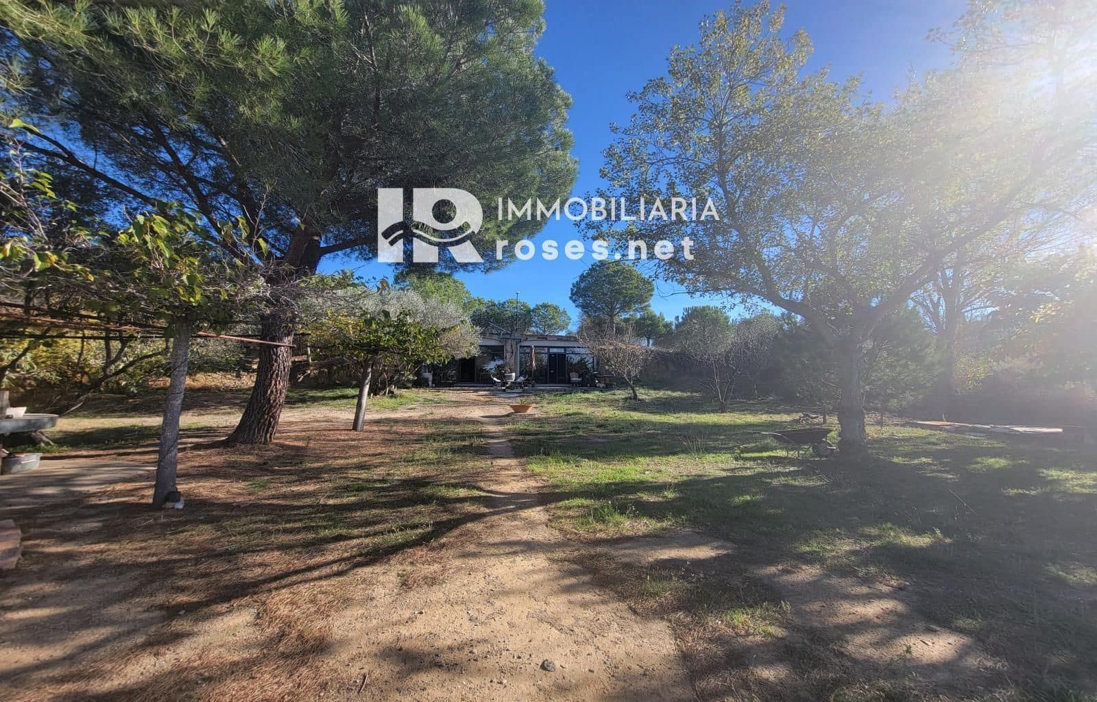 Tomt till salu i Peralada - 320 000 € (Ref: 9417795)