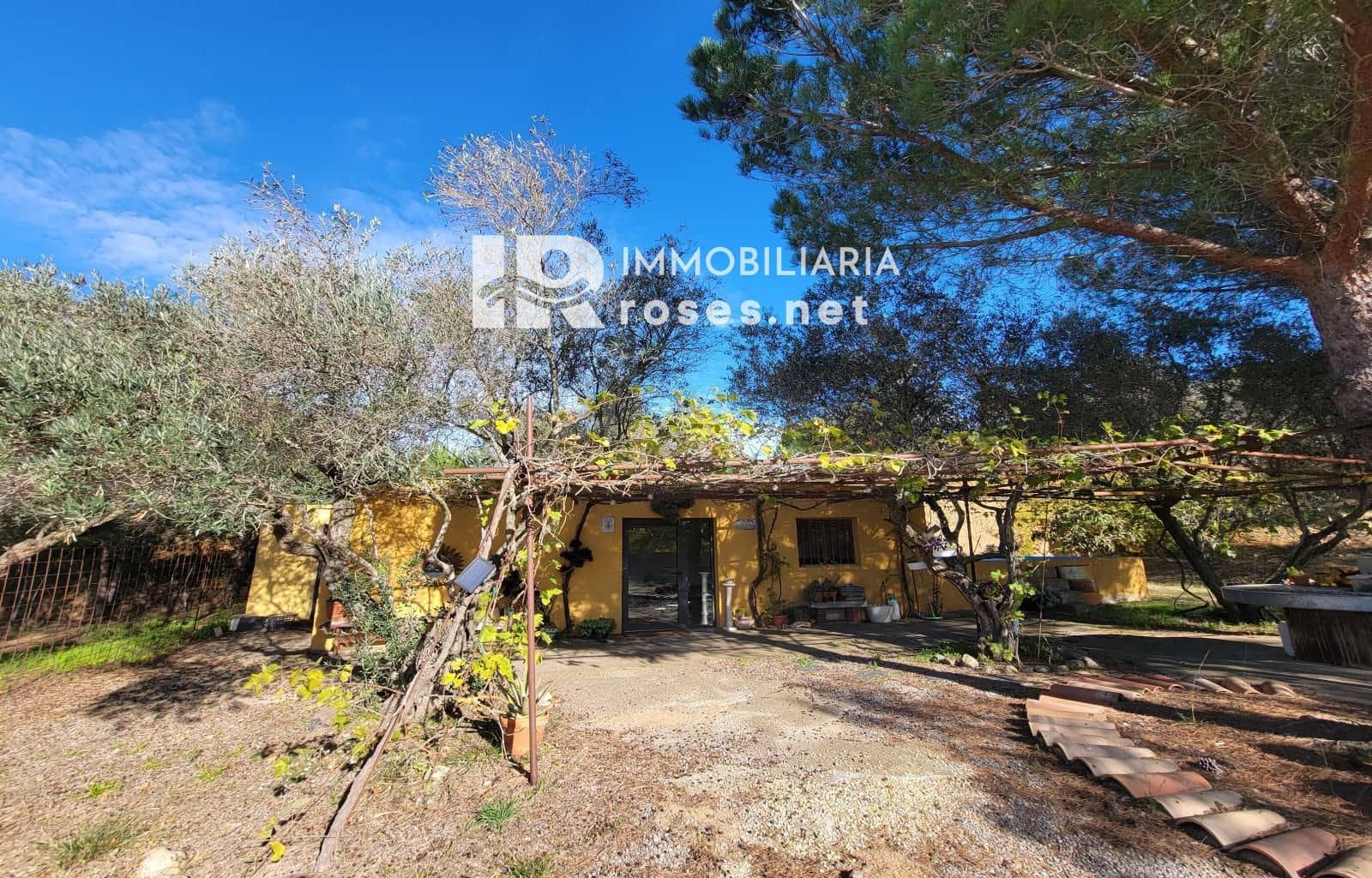 Tomt till salu i Peralada - 320 000 € (Ref: 9417795)