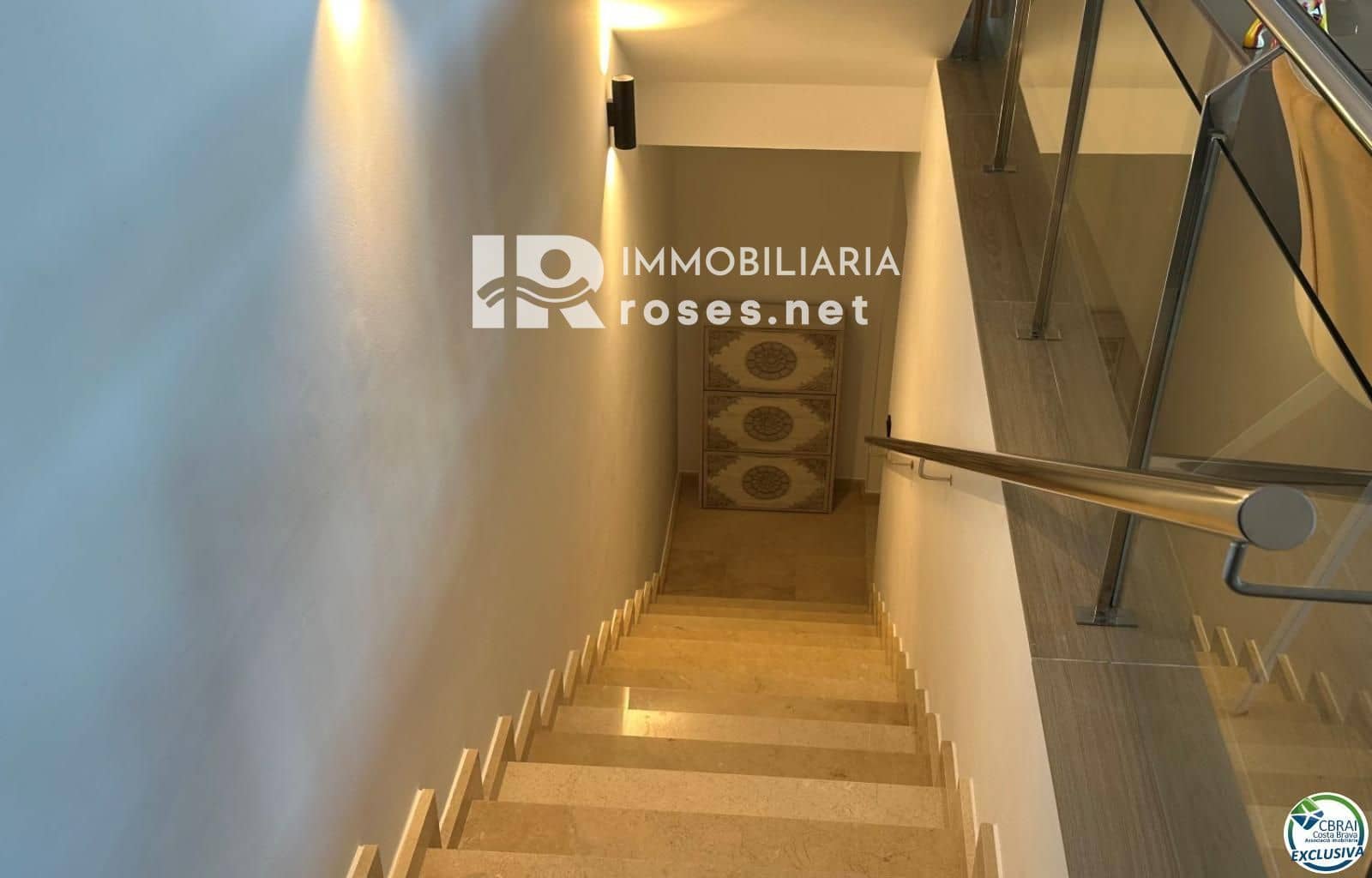 3 slaapkamer Villa te koop in Roses met zwembad garage - € 1.700.000 (Ref: 9420077)