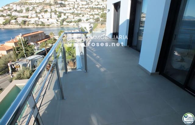 3 bedroom Villa for sale in Roses with pool garage - € 1,700,000 (Ref: 9420077)