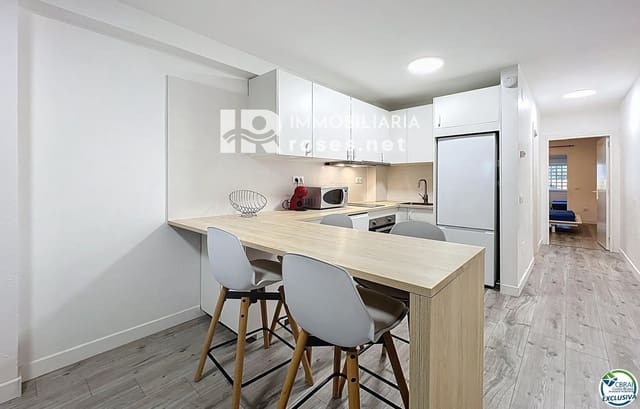 2 slaapkamer Flat te koop in Santa Margarida, Roses met zwembad - € 165.000 (Ref: 9449320)