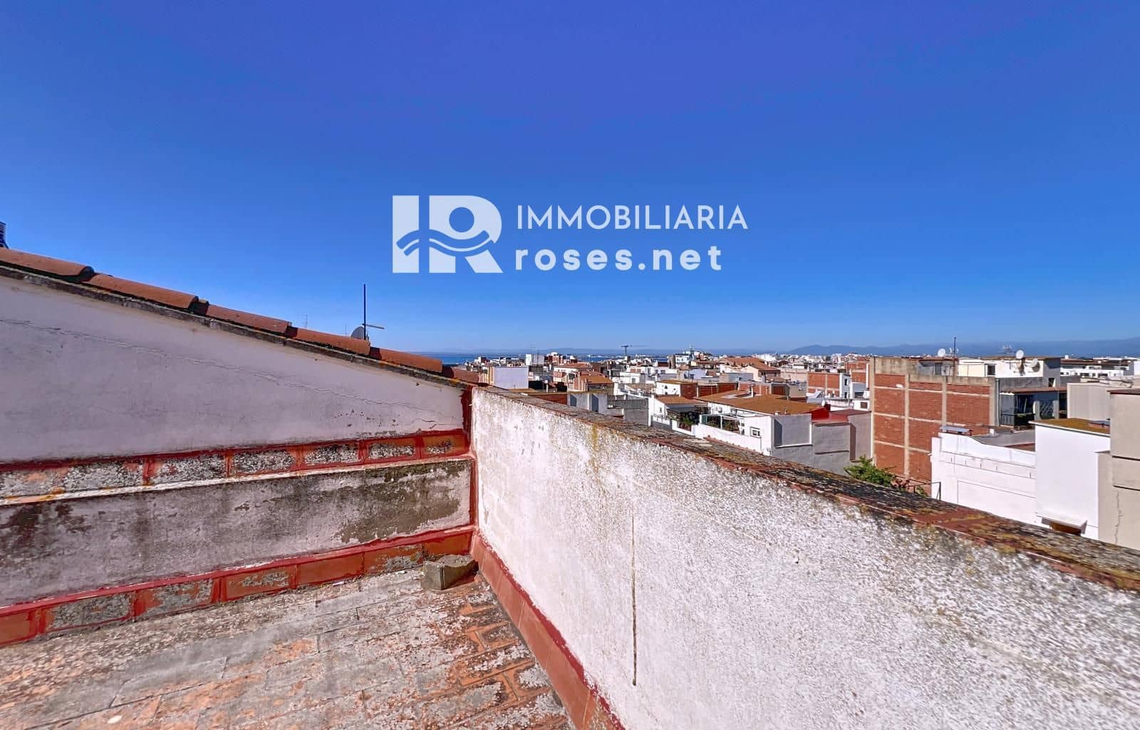 3 slaapkamer Flat te koop in Roses - € 185.000 (Ref: 9449322)