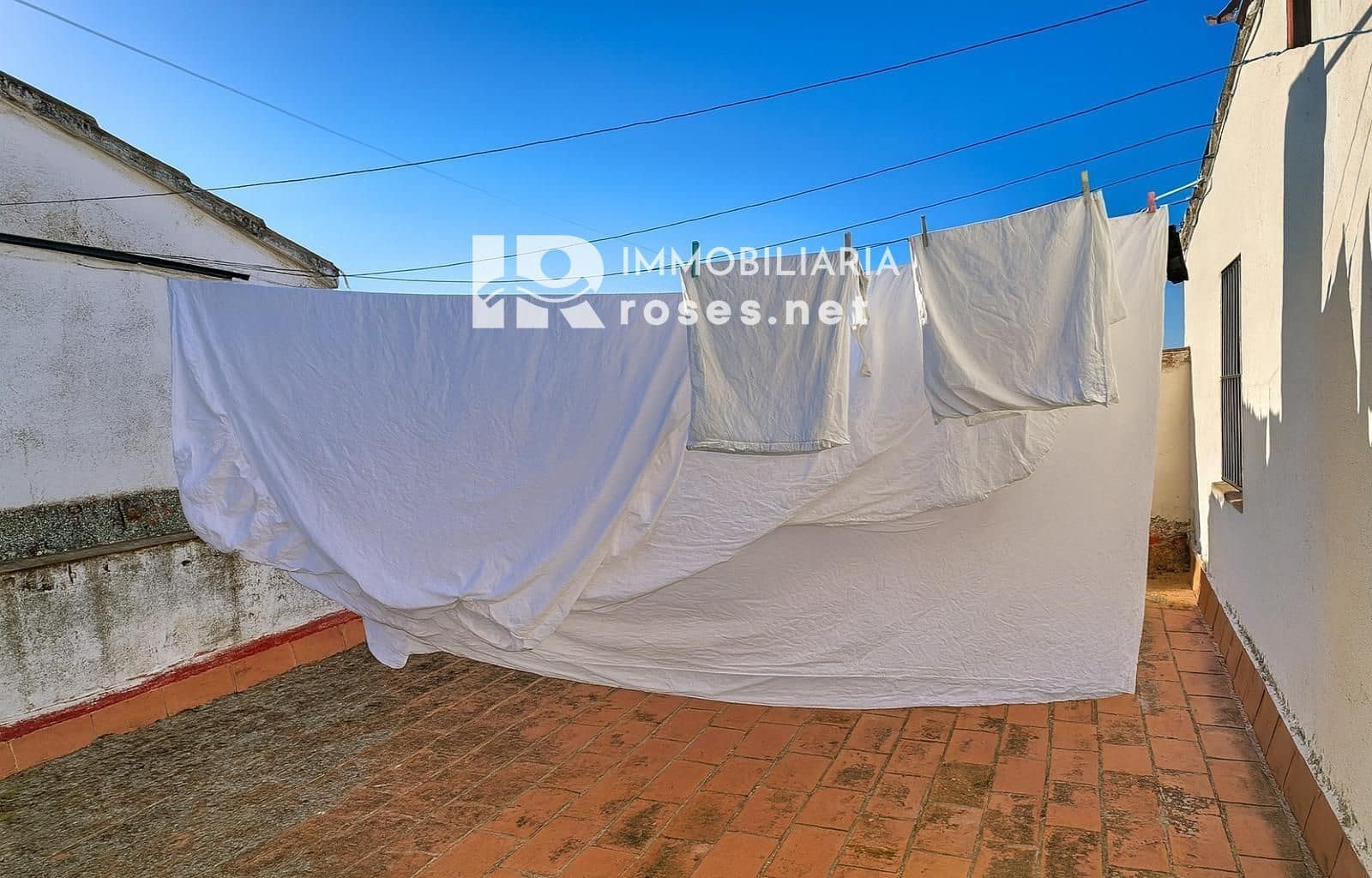 3 slaapkamer Flat te koop in Roses - € 185.000 (Ref: 9449322)