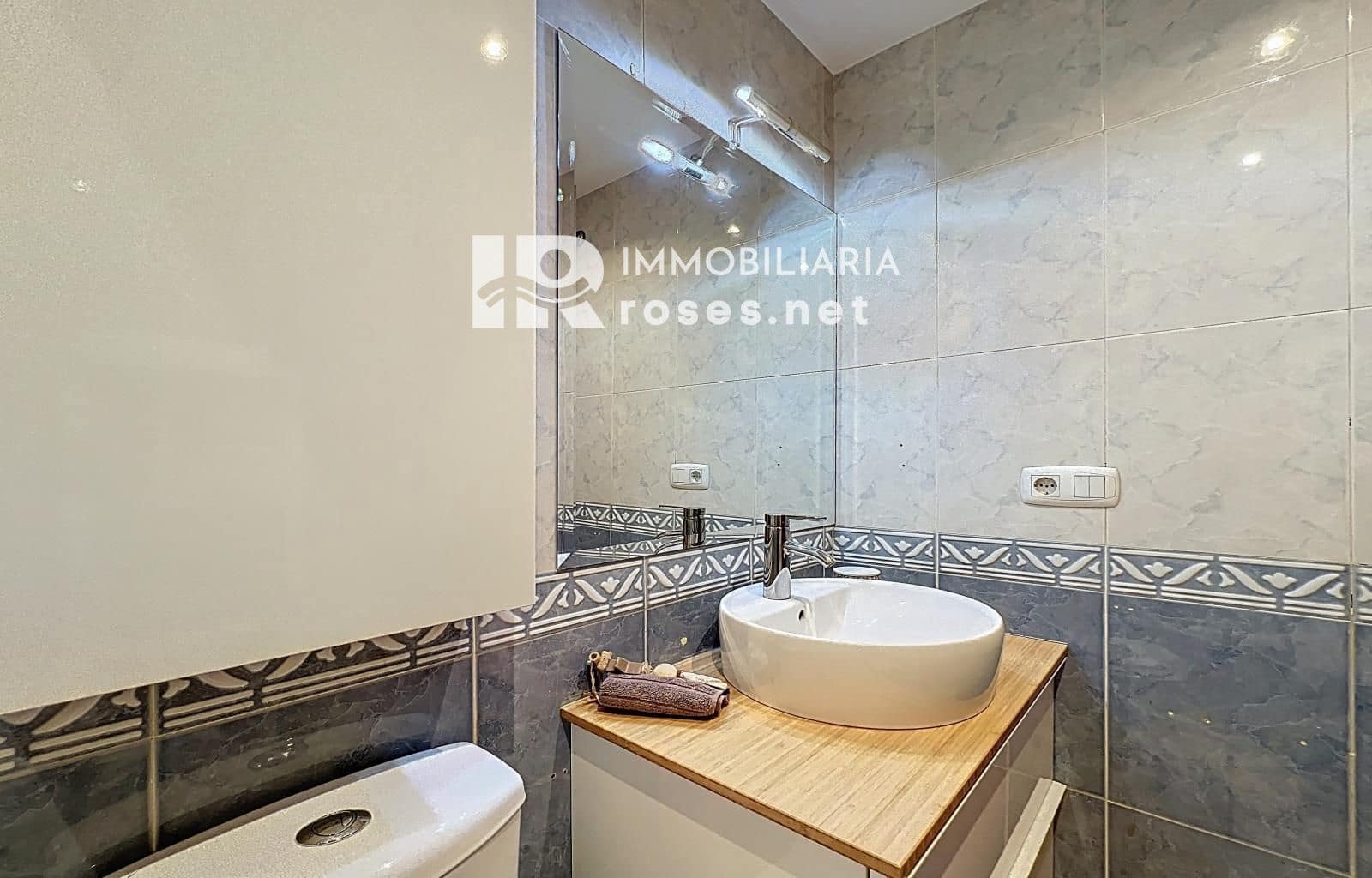 2 slaapkamer Flat te koop in Roses - € 185.000 (Ref: 9449323)