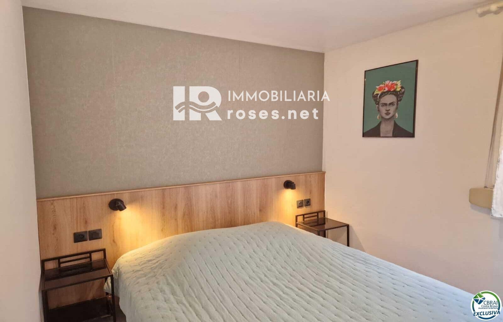 2 slaapkamer Flat te koop in Roses - € 225.000 (Ref: 9449325)