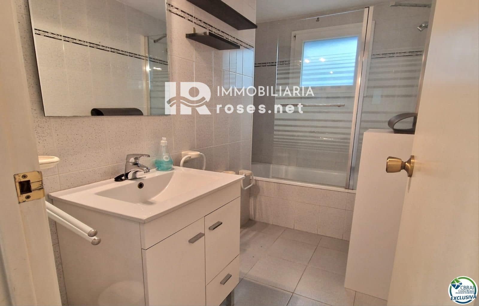 2 slaapkamer Flat te koop in Roses - € 225.000 (Ref: 9449325)