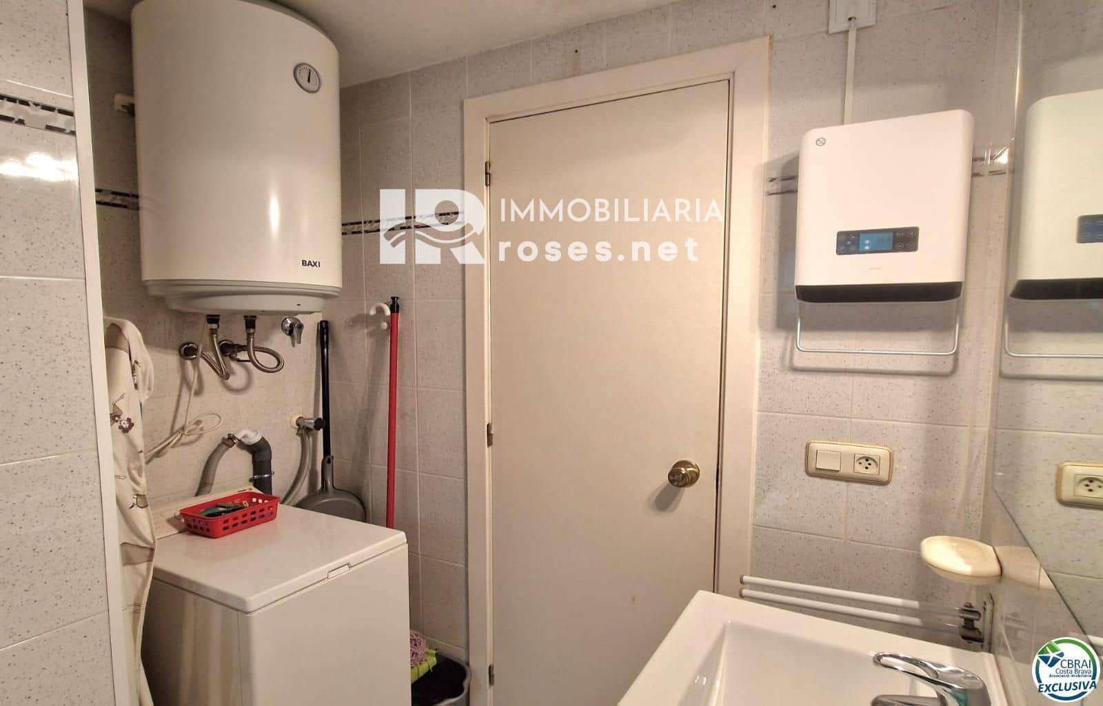 2 slaapkamer Flat te koop in Roses - € 225.000 (Ref: 9449325)